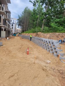 Atraminė siena naujame daugiabučių kvartale – nuotrauka 6