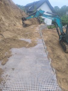 Ilgas smėlio šlaito sutvirtinimas su geotinkleliu – nuotrauka 11