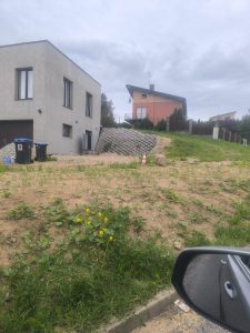 Atraminė siena prie naujo namo kampo – nuotrauka 6