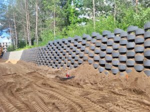 Atraminė siena naujame daugiabučių kvartale – nuotrauka 16